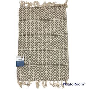 New‎ With Tags True Living Scatter Rug Grey and Beige with Tassels 20”x30”